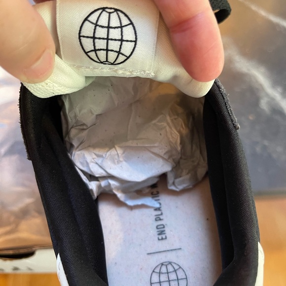 Adidas women’s run 70’s running shoe new in box size 10 - Picture 6 of 8